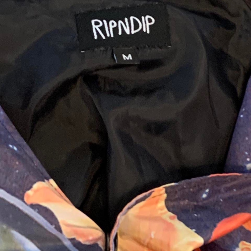 Rip and dip wind breaker/ M veryyyy colorful